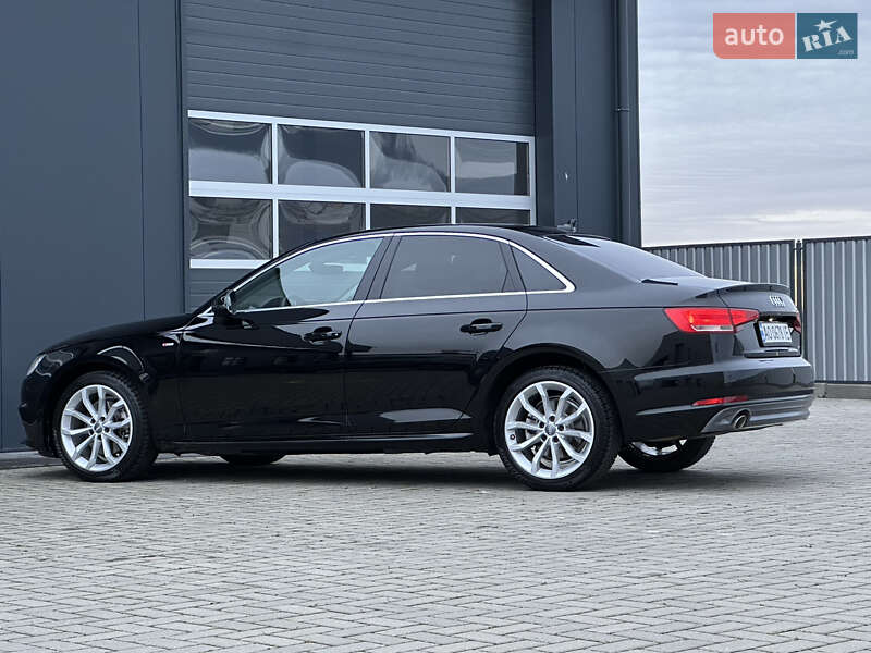 Седан Audi A4 2018 в Мукачево