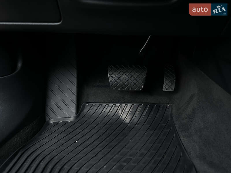 Седан Audi A4 2018 в Мукачево