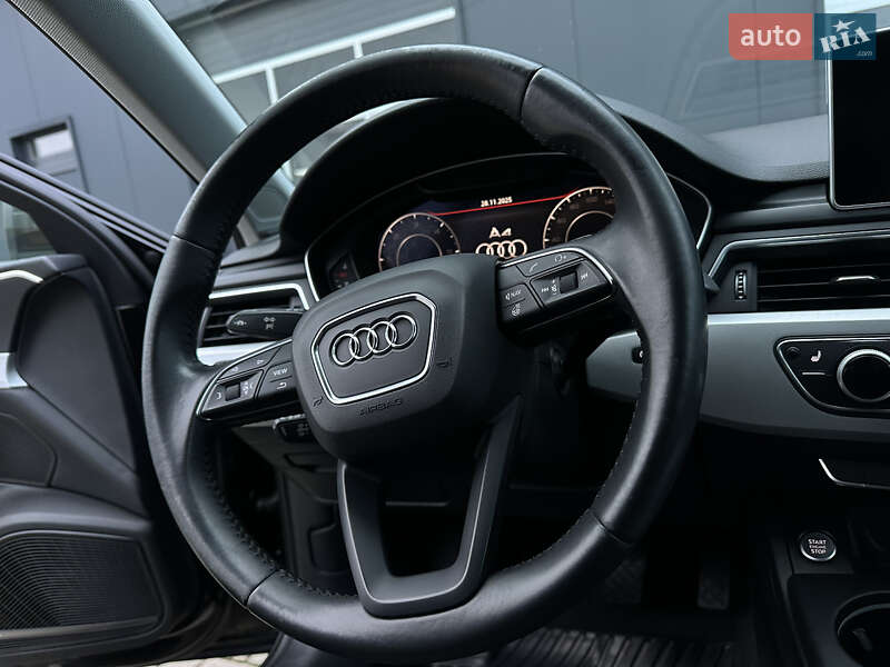 Седан Audi A4 2018 в Мукачево