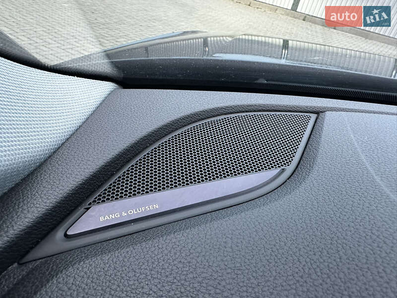 Седан Audi A4 2018 в Мукачево