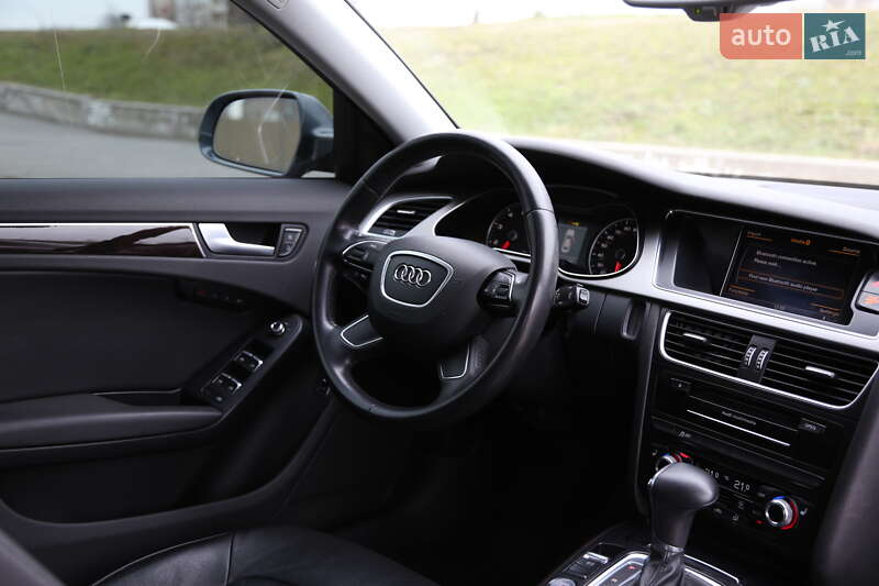 Седан Audi A4 2013 в Києві