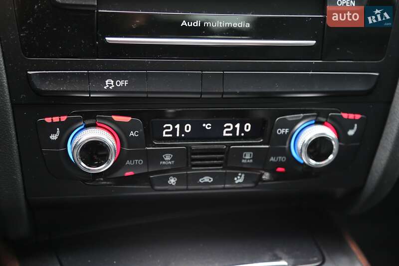 Седан Audi A4 2013 в Києві