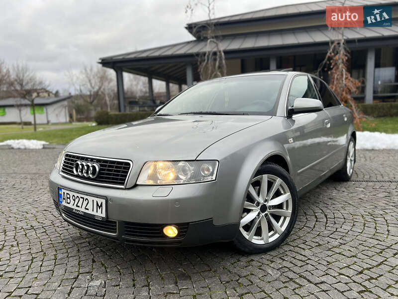 Седан Audi A4 2003 в Жовкві