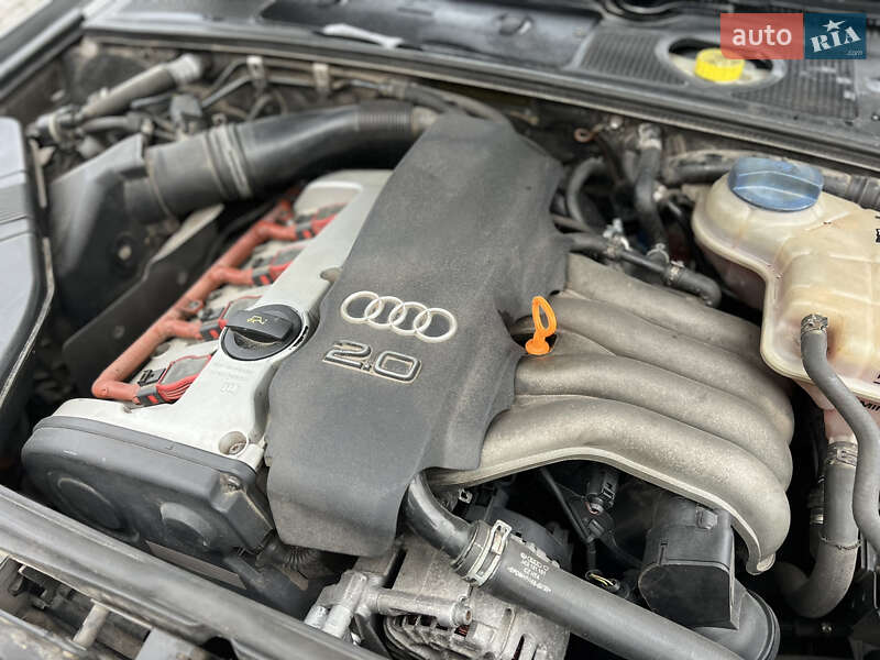 Седан Audi A4 2003 в Жовкві