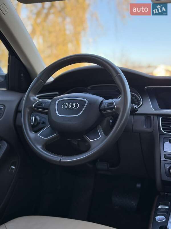 Седан Audi A4 2014 в Старом Самборе