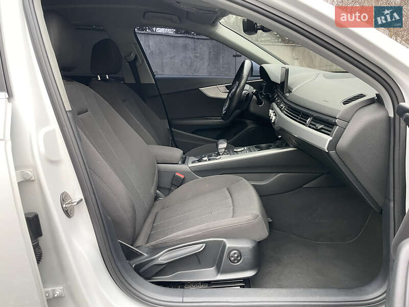 Универсал Audi A4 2018 в Киеве