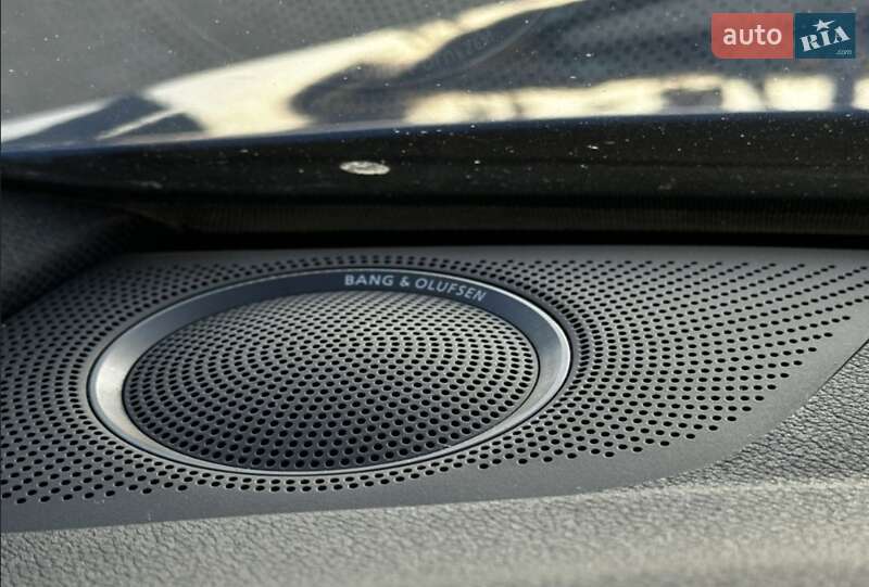 Седан Audi A4 2015 в Нових Санжарах