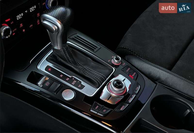 Седан Audi A4 2015 в Нових Санжарах