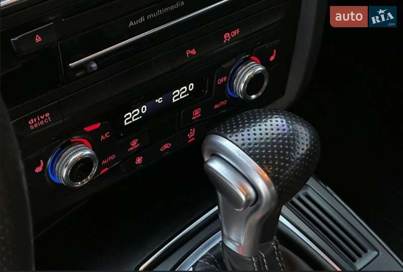 Седан Audi A4 2015 в Нових Санжарах