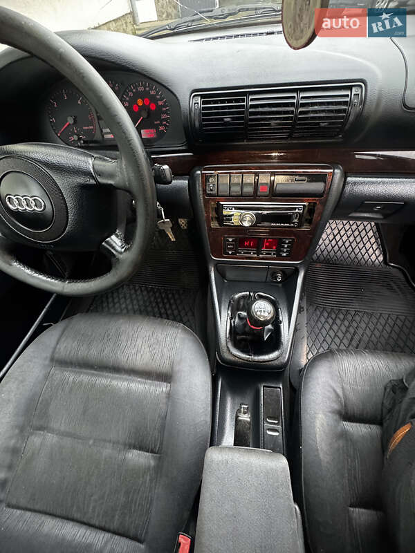 Универсал Audi A4 1997 в Снятине