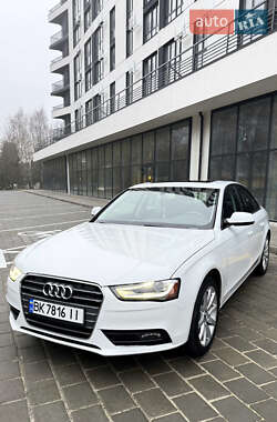 Седан Audi A4 2013 в Ровно