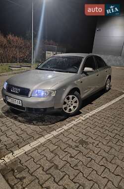 Седан Audi A4 2002 в Надворной