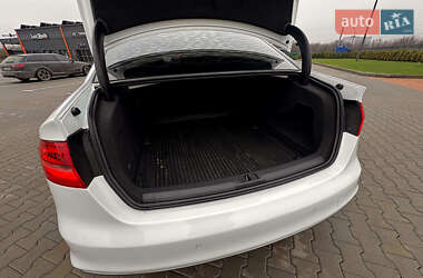 Седан Audi A4 2013 в Виннице