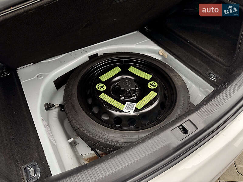Седан Audi A4 2013 в Виннице