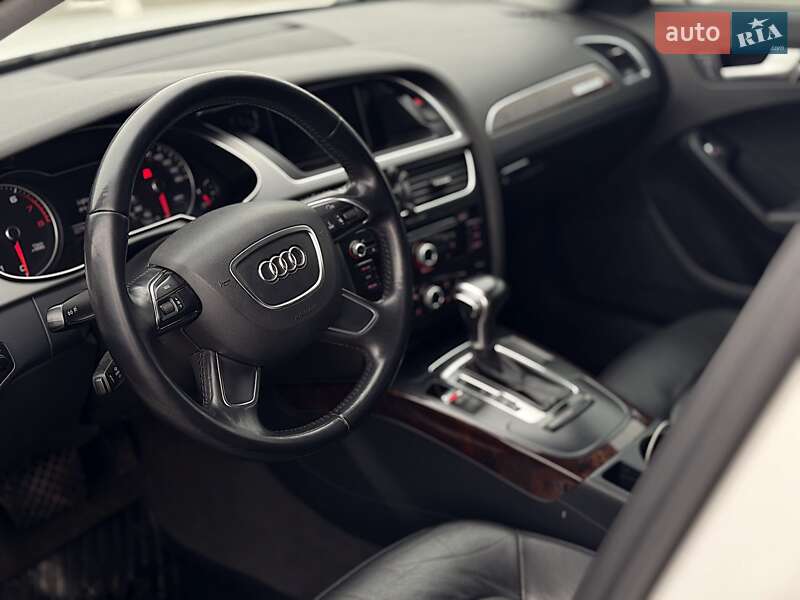 Седан Audi A4 2013 в Виннице