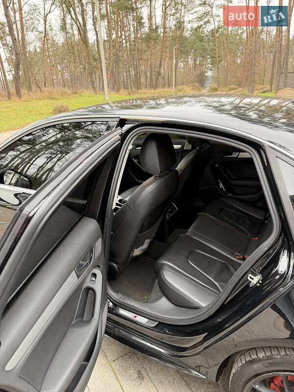 Седан Audi A4 2013 в Житомирі