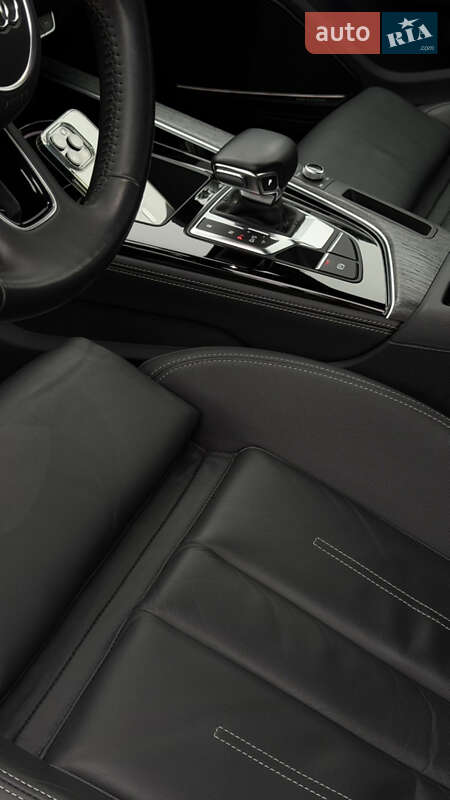 Седан Audi A4 2020 в Полтаві