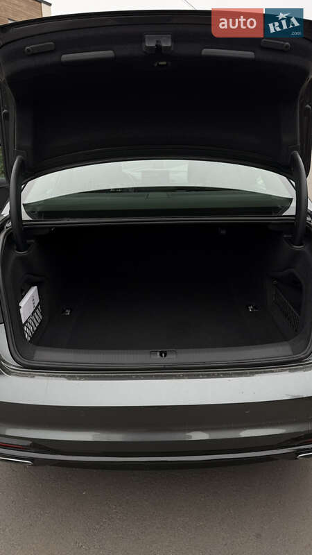 Седан Audi A4 2020 в Полтаві