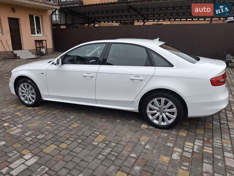 Седан Audi A4 2014 в Каменец-Подольском