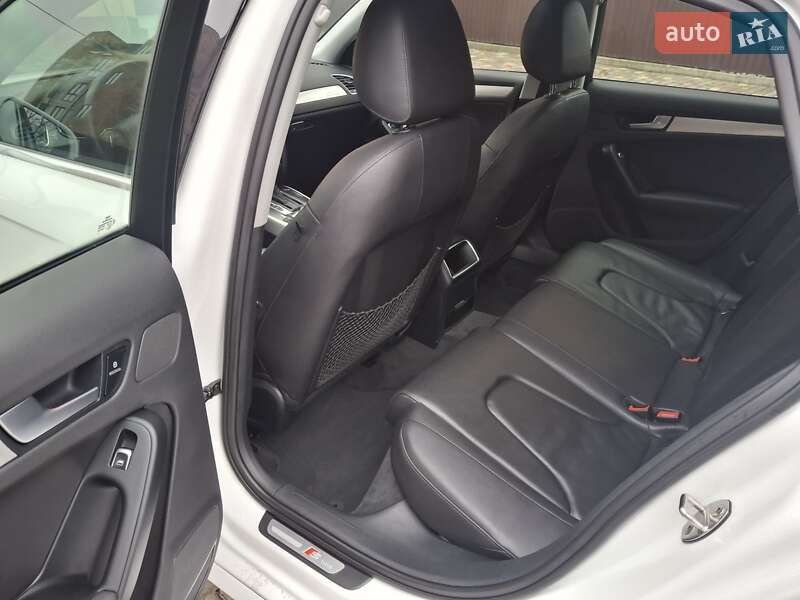Седан Audi A4 2014 в Каменец-Подольском