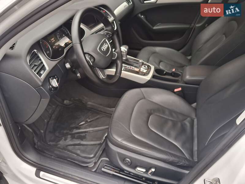 Седан Audi A4 2014 в Каменец-Подольском