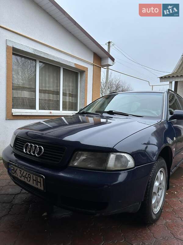 Универсал Audi A4 1996 в Киеве