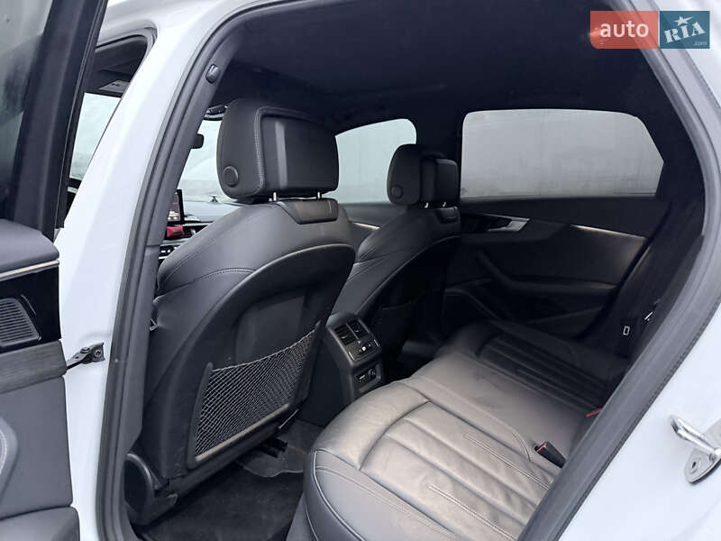 Седан Audi A4 2023 в Киеве