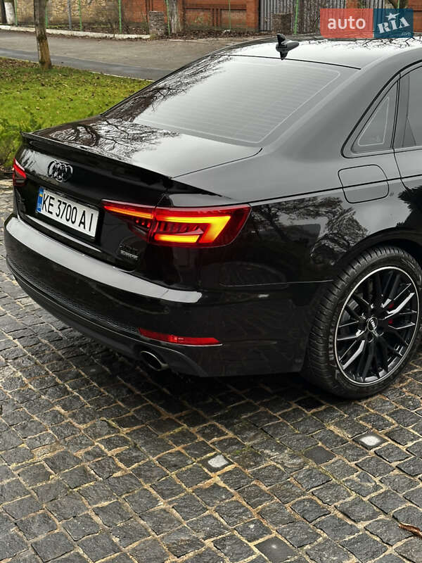Седан Audi A4 2017 в Днепре