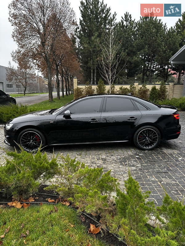Седан Audi A4 2017 в Днепре