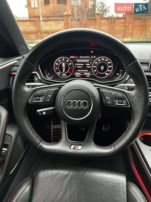 Седан Audi A4 2017 в Днепре