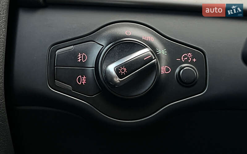 Седан Audi A4 2013 в Львове