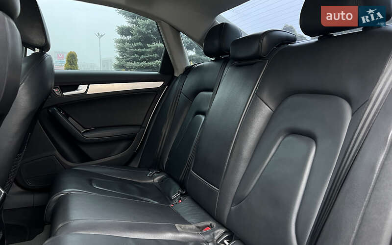 Седан Audi A4 2013 в Львове