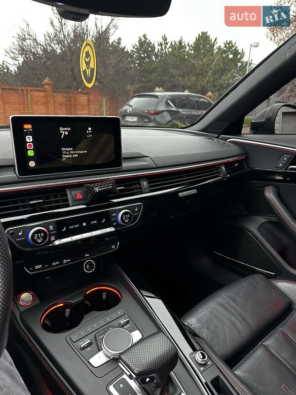 Седан Audi A4 2017 в Днепре