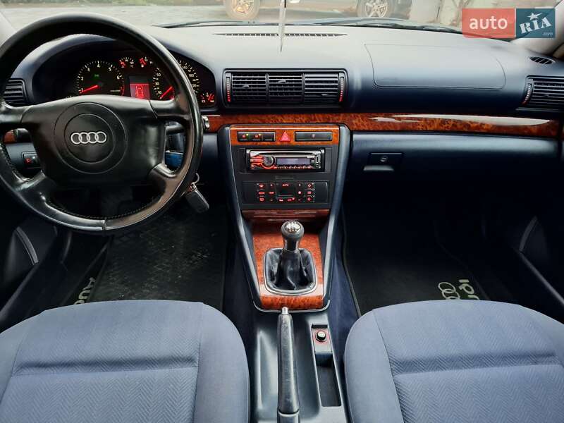 Универсал Audi A4 2000 в Черновцах