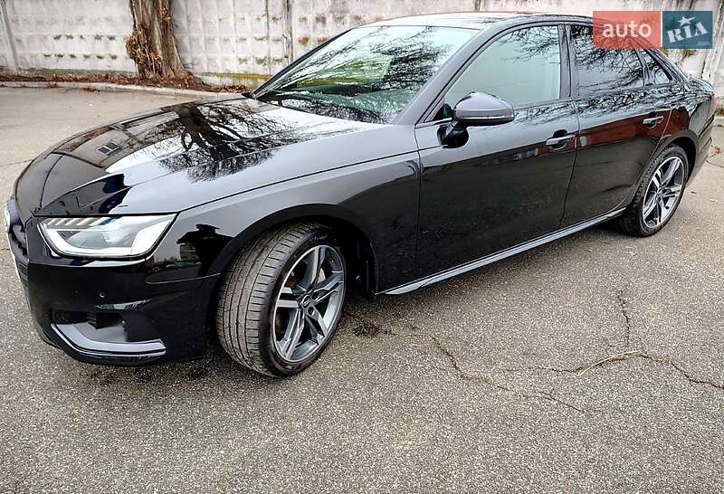 Седан Audi A4 2022 в Києві