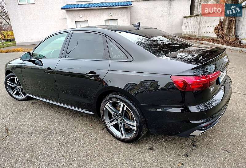 Седан Audi A4 2022 в Києві