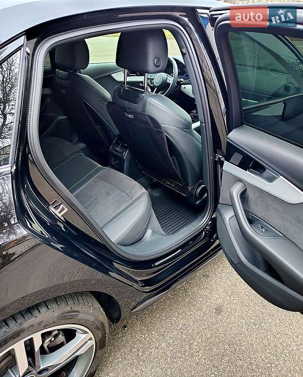 Седан Audi A4 2022 в Києві