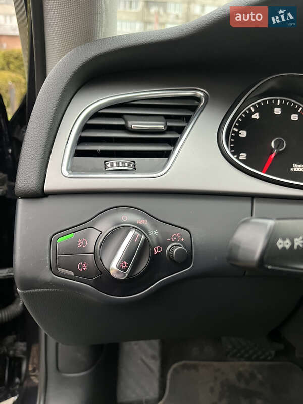 Седан Audi A4 2013 в Днепре