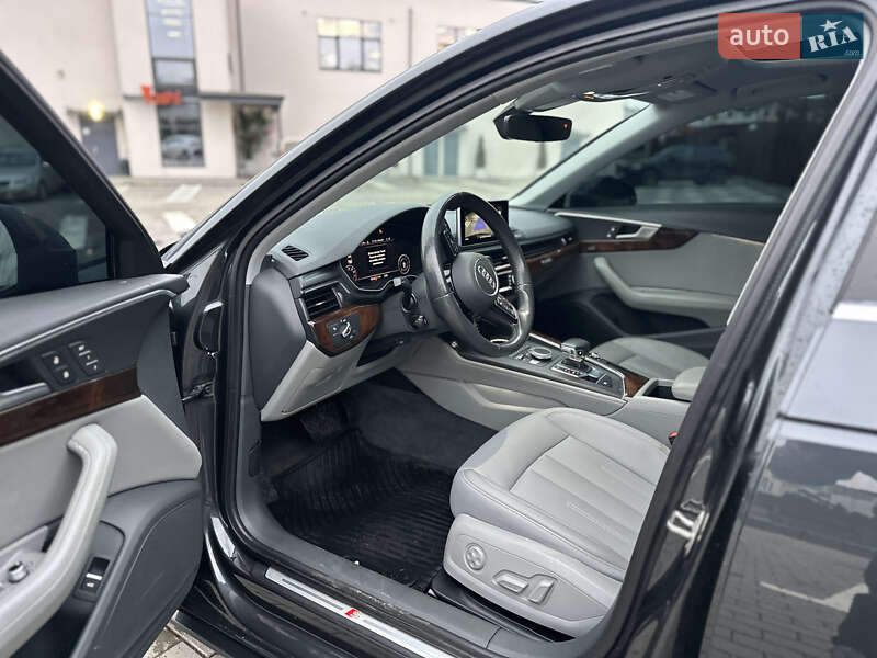 Седан Audi A4 2018 в Ровно