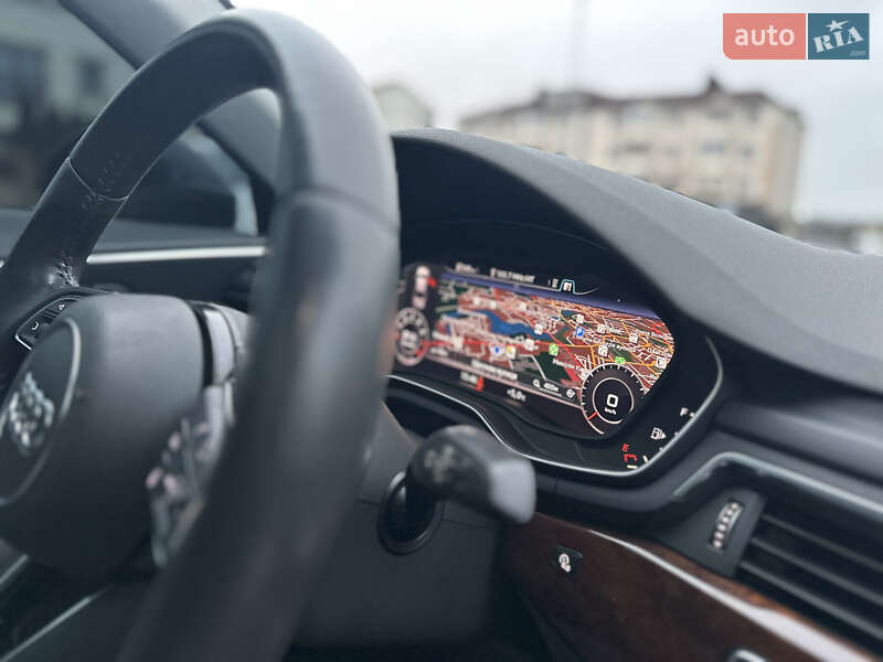 Седан Audi A4 2018 в Ровно