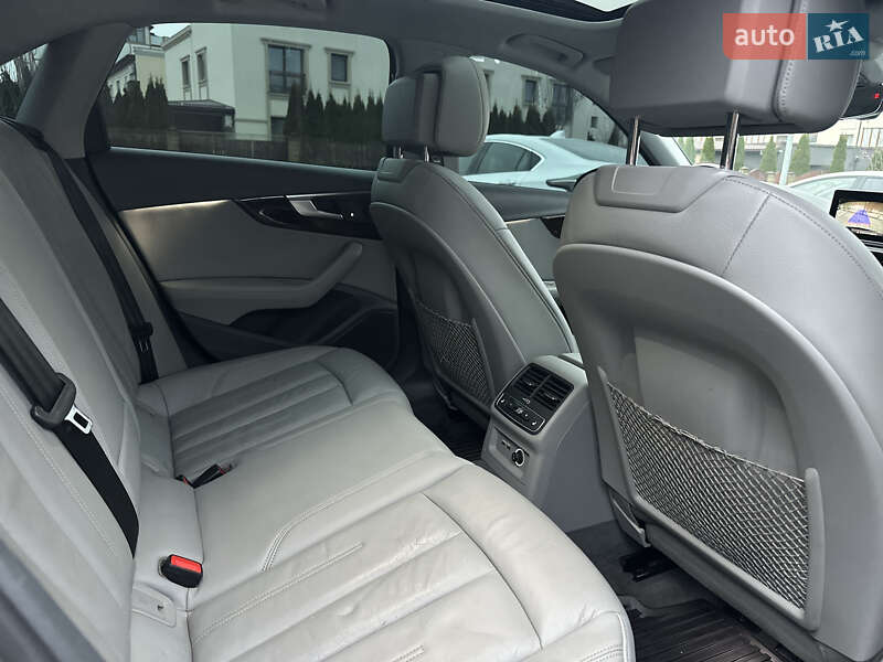 Седан Audi A4 2018 в Ровно