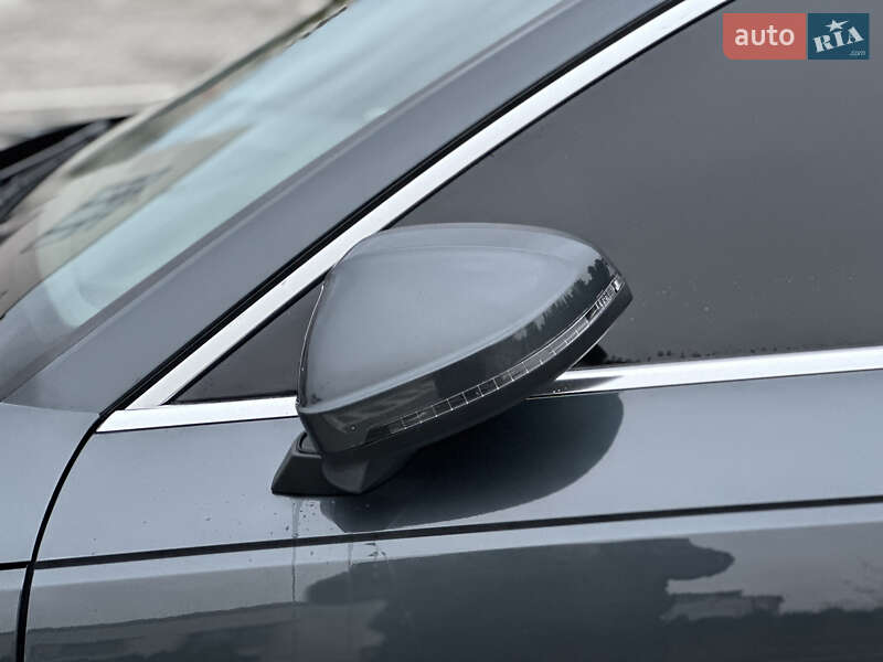 Седан Audi A4 2018 в Ровно