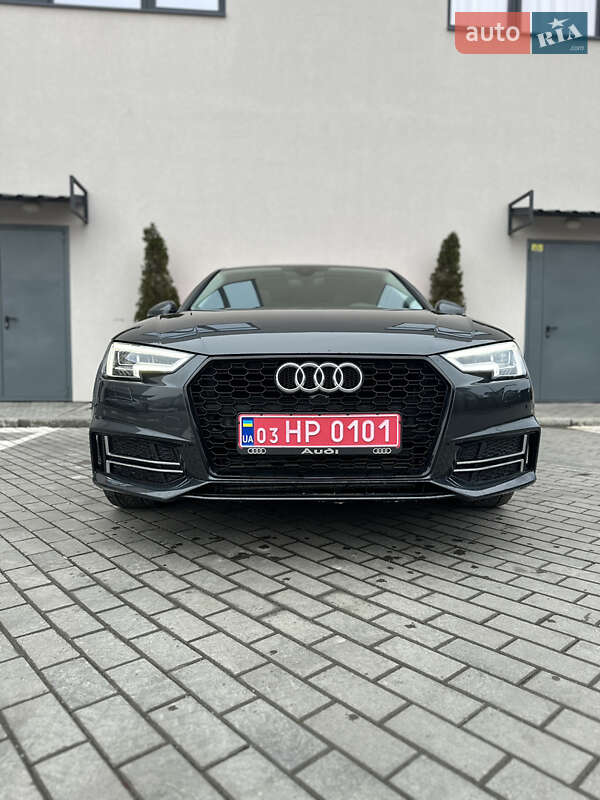 Седан Audi A4 2018 в Ровно