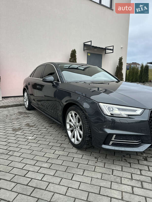 Седан Audi A4 2018 в Ровно