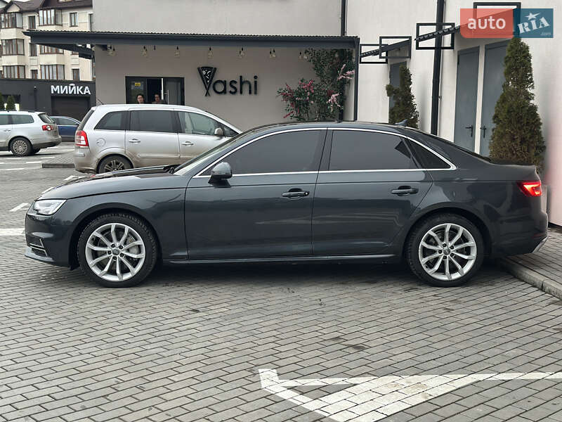 Седан Audi A4 2018 в Ровно