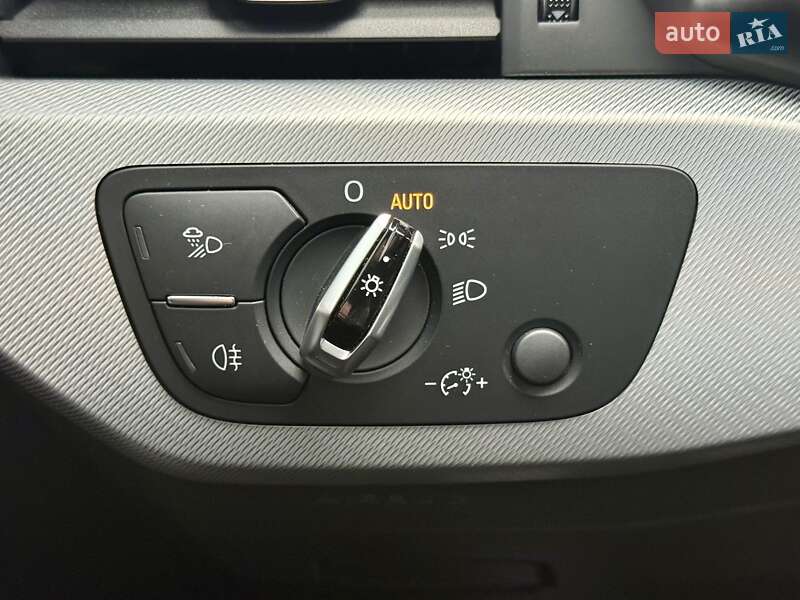 Седан Audi A4 2016 в Харкові