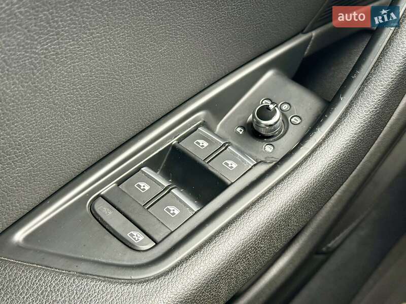 Седан Audi A4 2016 в Харкові