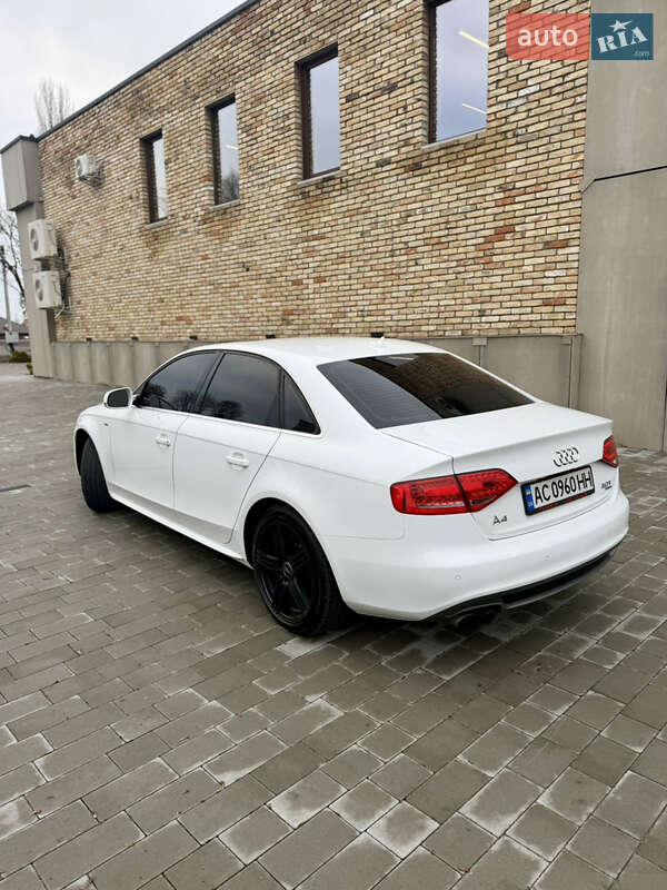 Седан Audi A4 2011 в Луцке