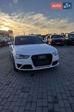 Седан Audi A4 2014 в Львове