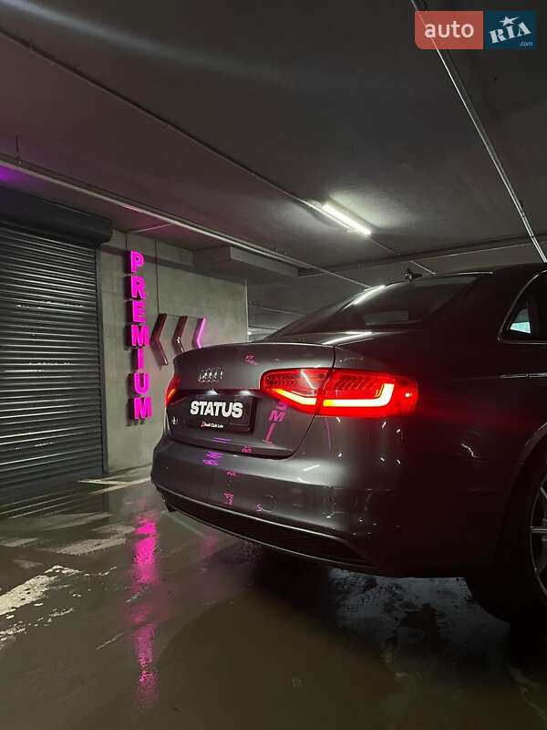 Седан Audi A4 2014 в Львове